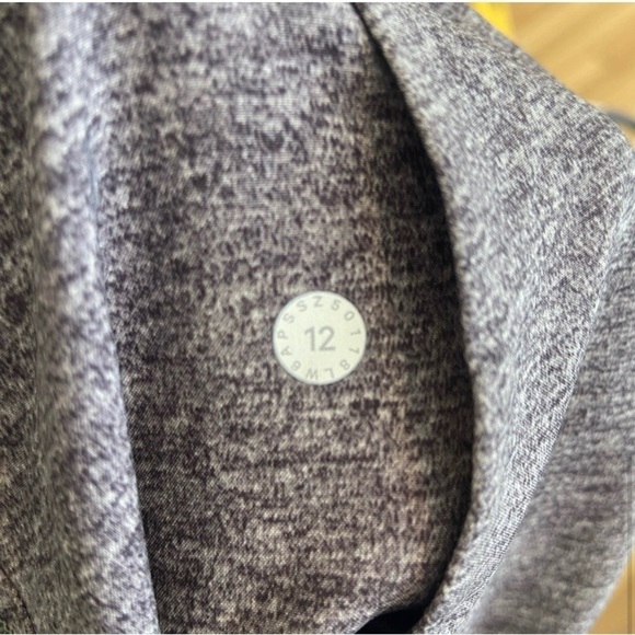 Lululemon Final Play Crop EUC size 12 - Picture 8 of 9